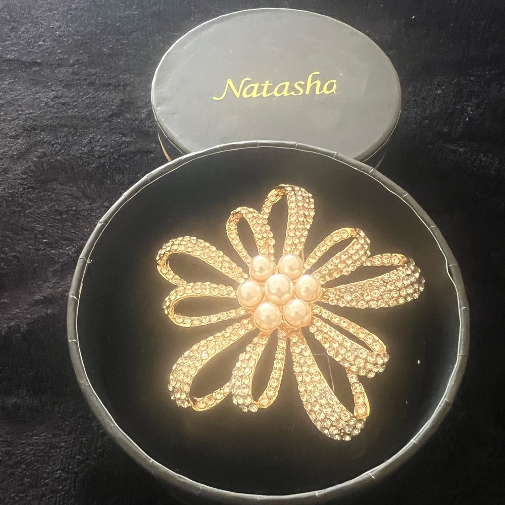 Natasha Pearl Flower Brooch